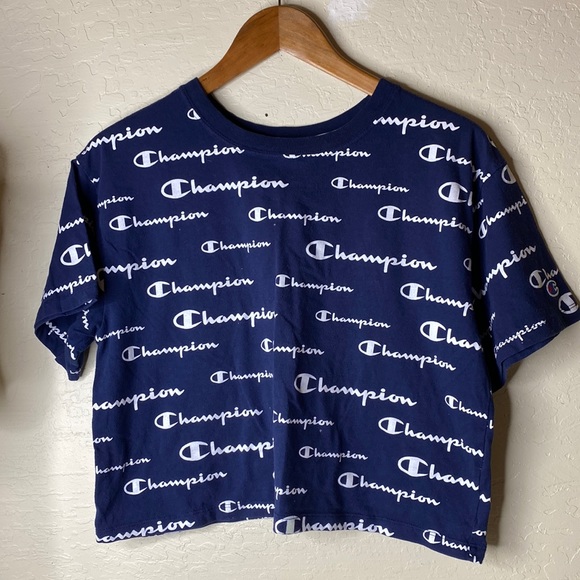 Champion Tops - Champion logo Crop